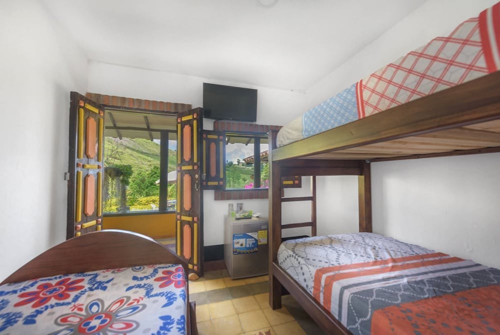 Standard Triple Room, Multiple Beds, Private Bathroom photo 1