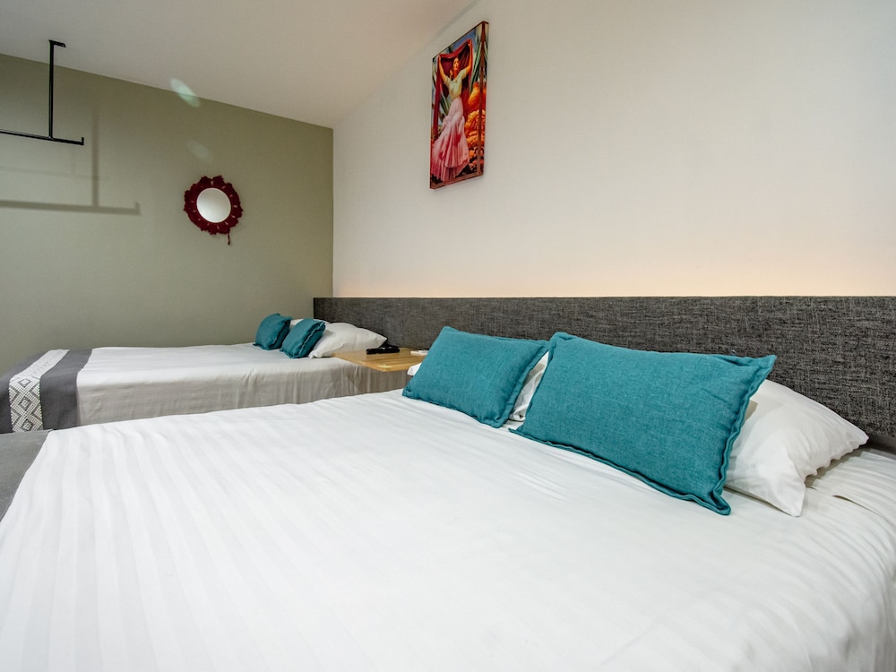 Standard Room, 2 Double Beds - Photo 5