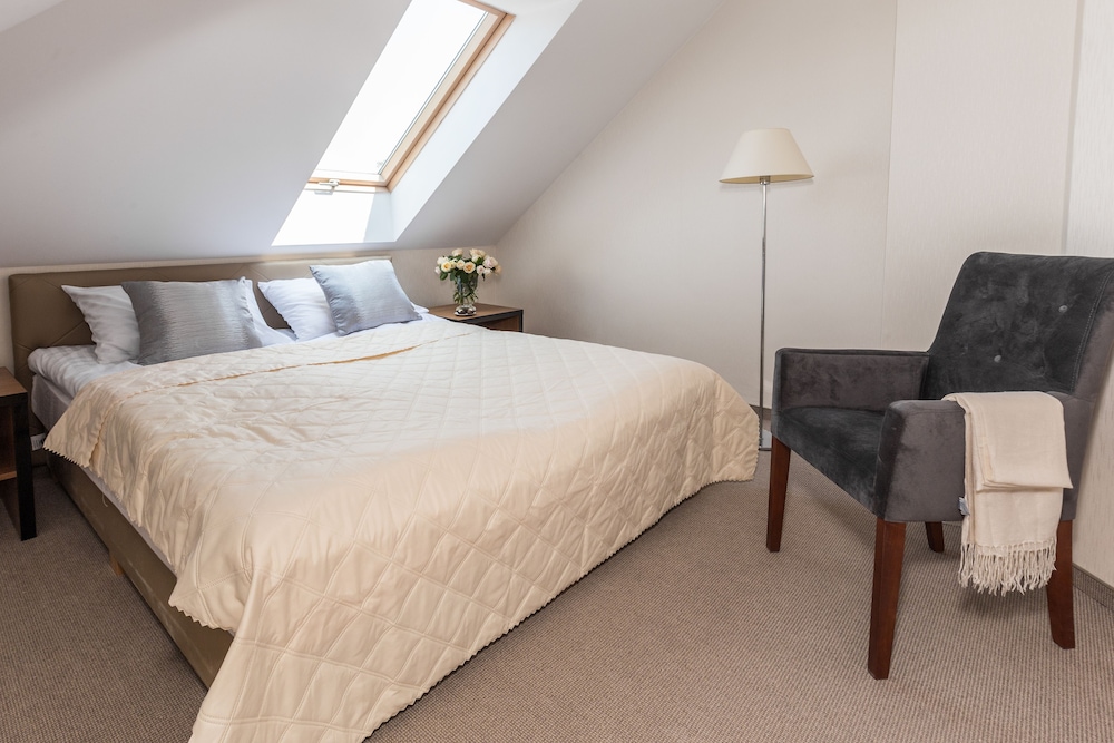 Standard Double or Twin Room photo 1