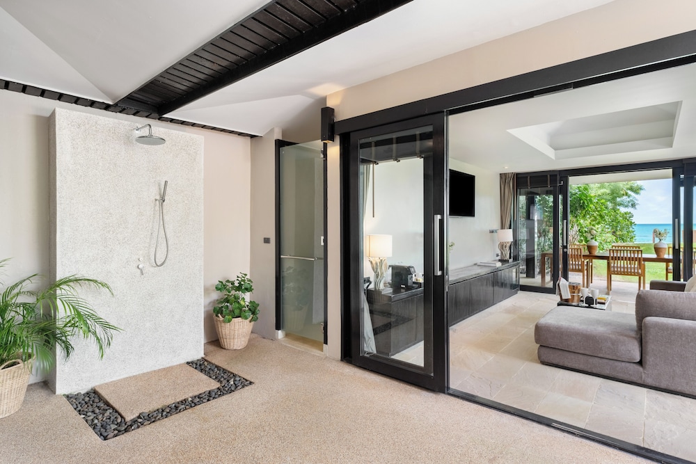 Villa, 2 Bedrooms, Beachfront (Ultimate, Pool) - Photo 7