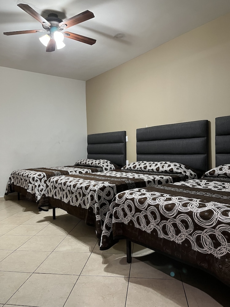 Standard Room, Multiple Beds photo 1