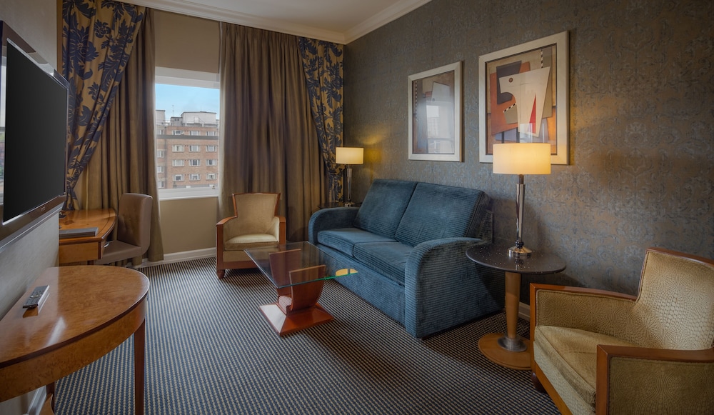 Suite, 1 Queen Bed