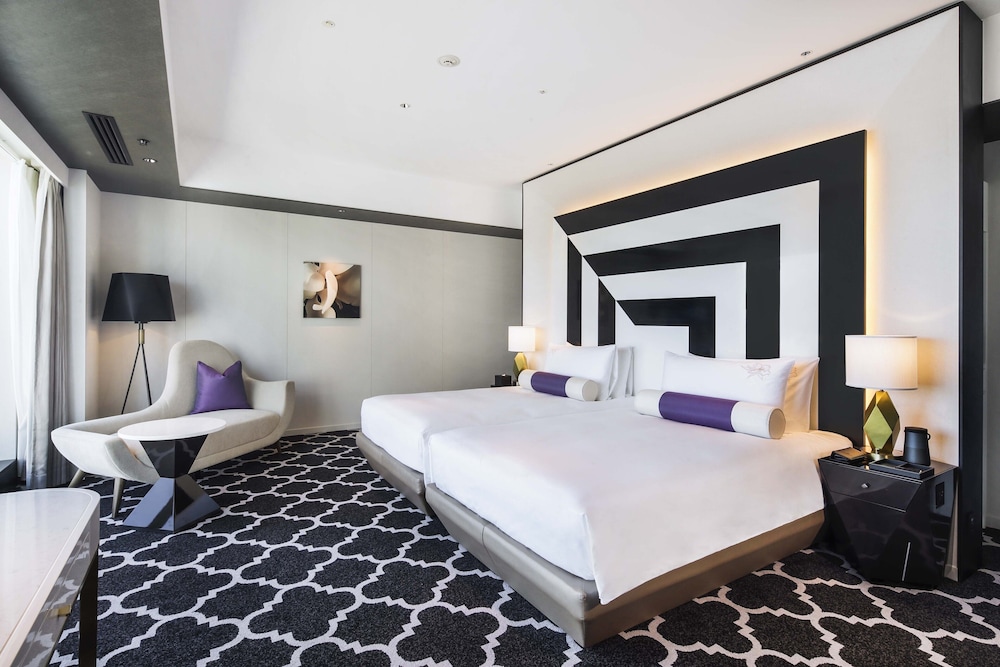 [7pm Check-In] The Kahala Grand Twin High Floor, Non Smoking - Photo 1