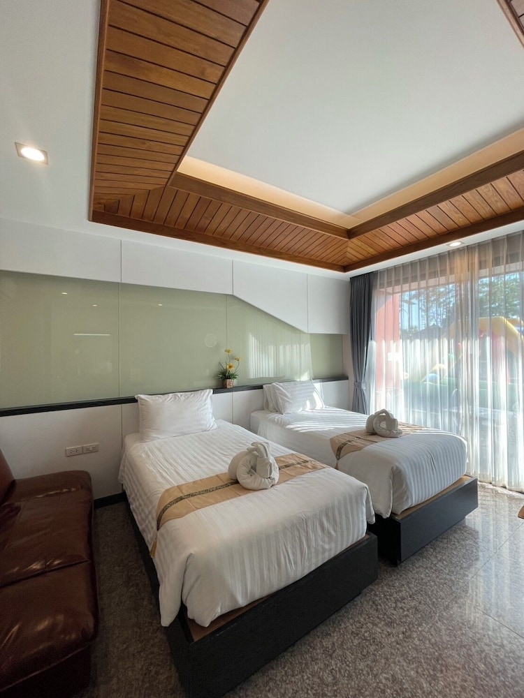 Room, Private Bathroom, Pool View
