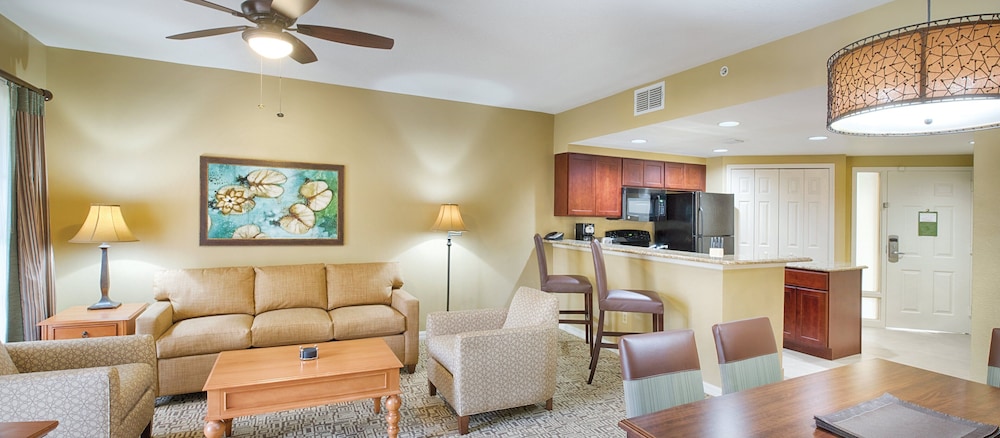 Deluxe Condo, 1 Bedroom - Photo 3