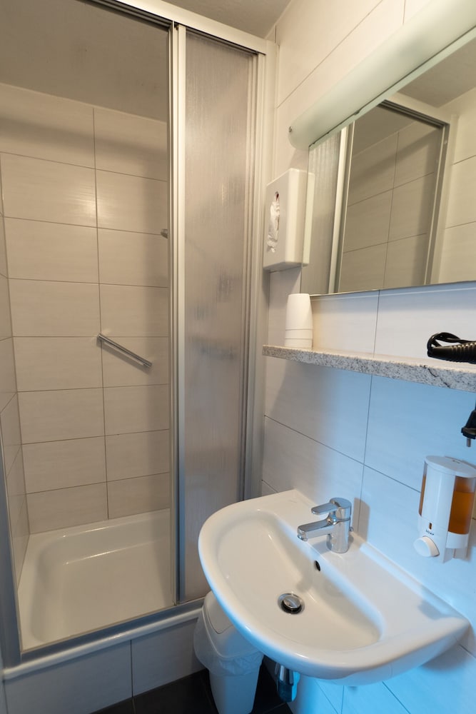 Premium Triple Room, Ensuite, Mountain View (und Balkon) - Photo 5