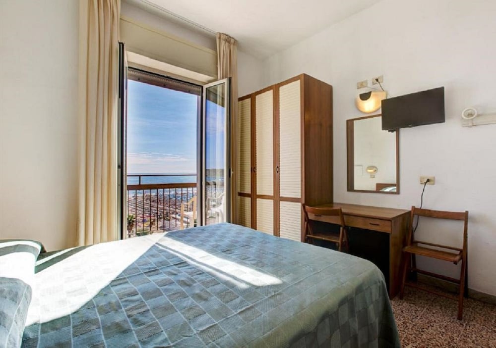 Superior Triple Room, Balcony, Sea View
