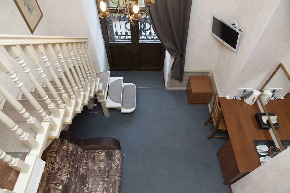 Basic Double Room, 1 King Bed, Non Smoking, City View photo 1