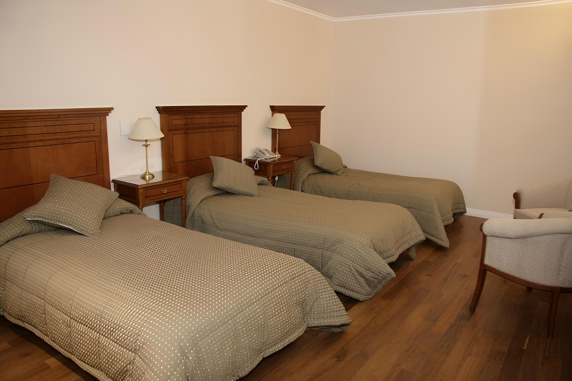 Triple Room, 3 Twin Beds photo 3