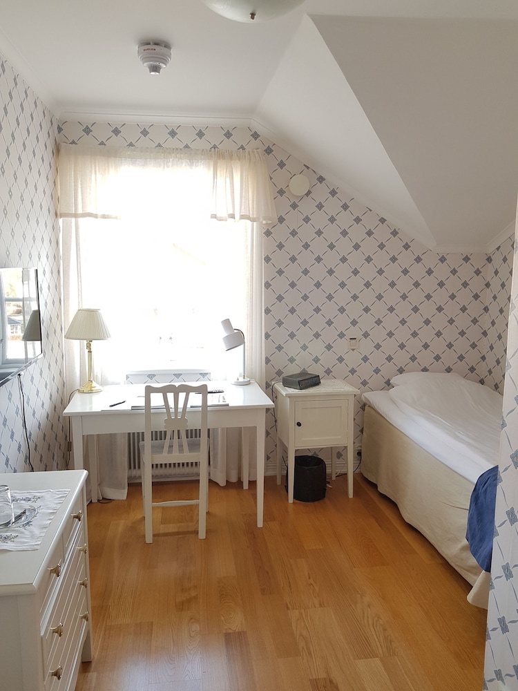 Single Room (main building) photo 2