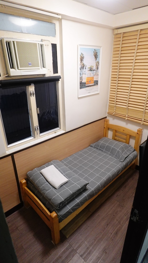 Single Room, Shared Bathroom