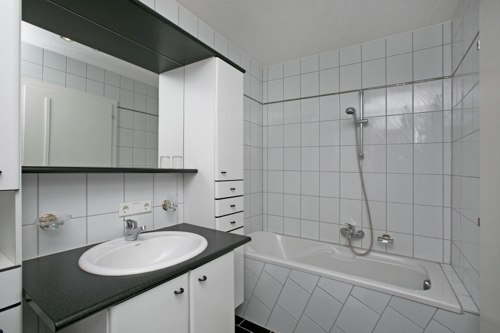 Apartment photo 2