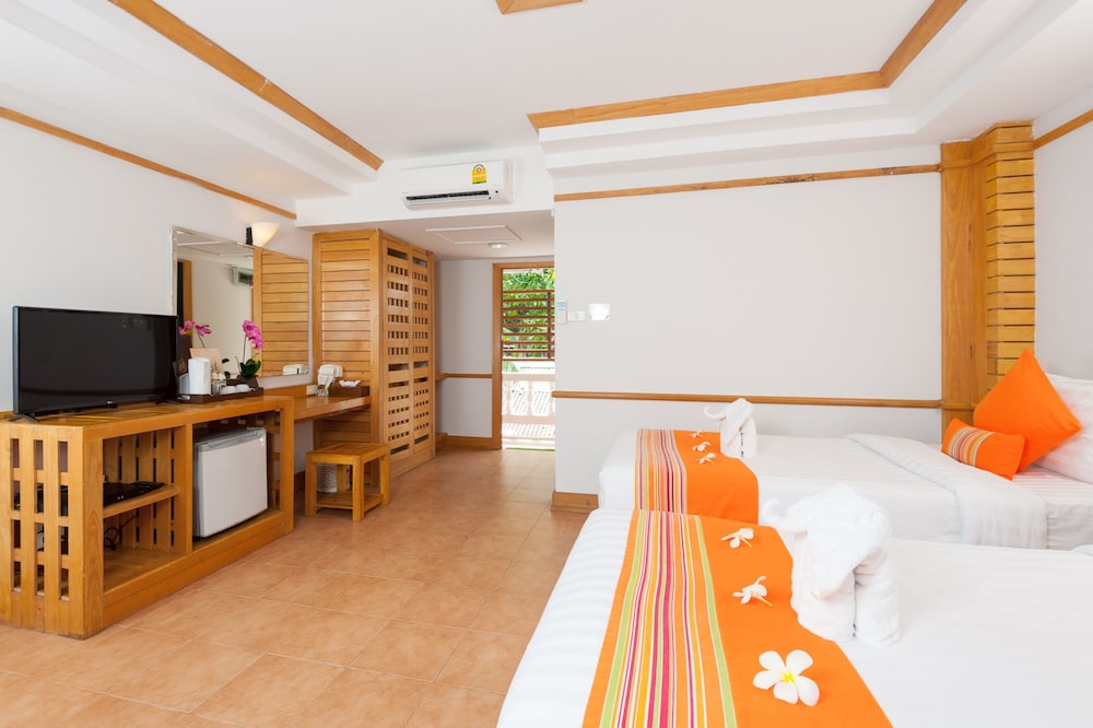 Deluxe Room Garden View 2 Single  beds - Photo 3