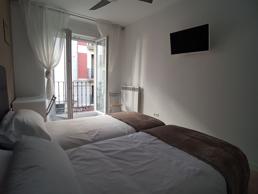 Superior Double Room, 2 Twin Beds photo 3