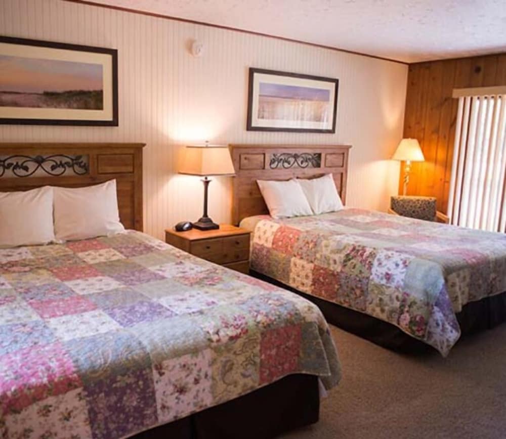 Standard Room (2 Queen)