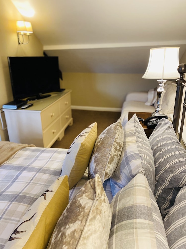 Superior King Room - Photo 4