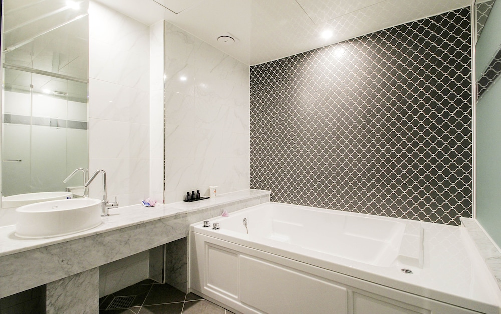 Room (VIP with Massage Chair) photo 2
