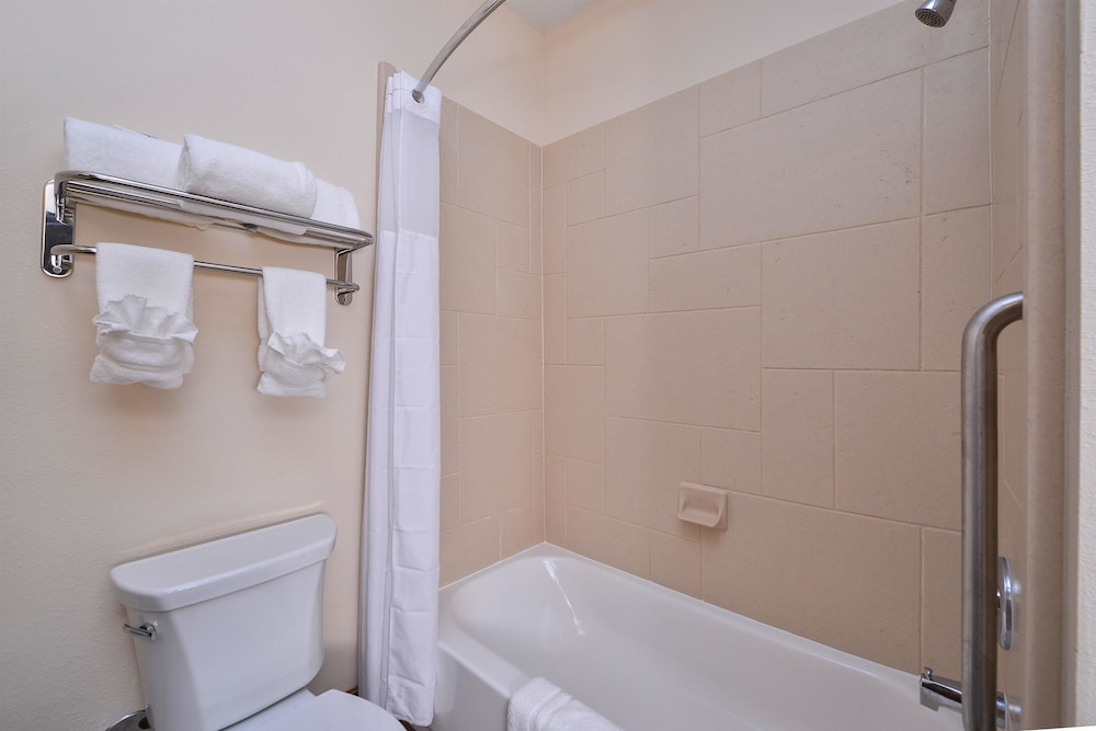 Room, 1 King Bed, Accessible, Non Smoking photo 2