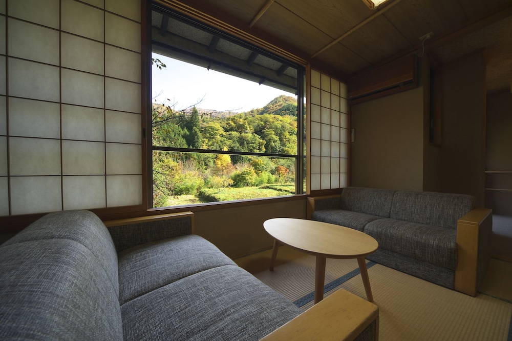 Japanese Style Room 1st floor, Smoking (For 4 people or more) photo 2