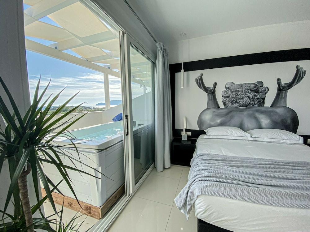 Superior Suite, Hot Tub