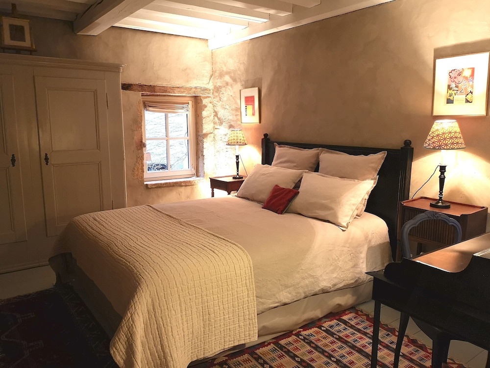 Deluxe Double Room, Accessible, Private Bathroom