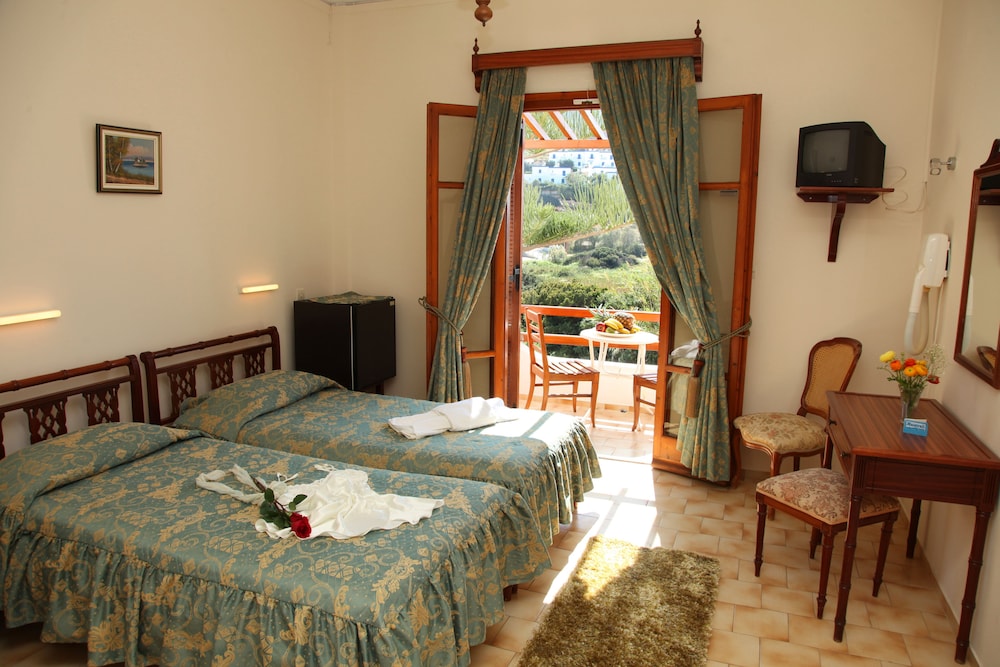 Double or Twin Room, Terrace, Ground Floor - Photo 3