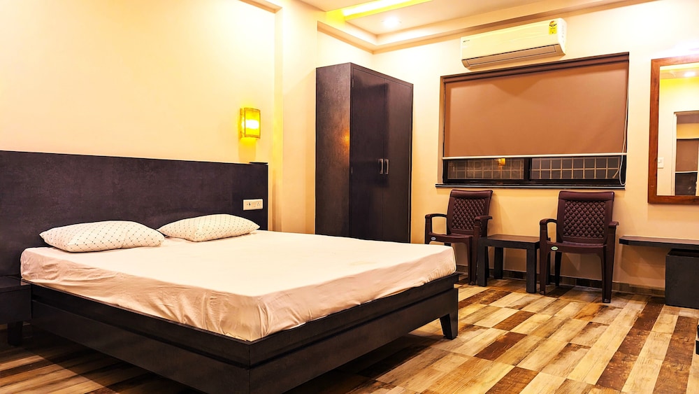 Deluxe Room - Photo 11