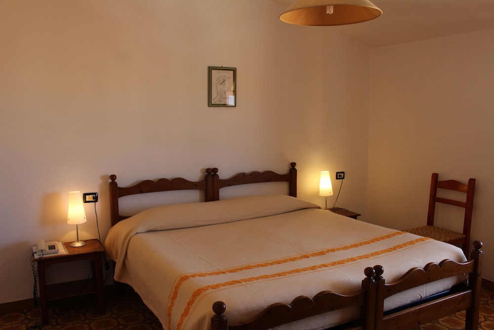 Classic Quadruple Room - Photo 1