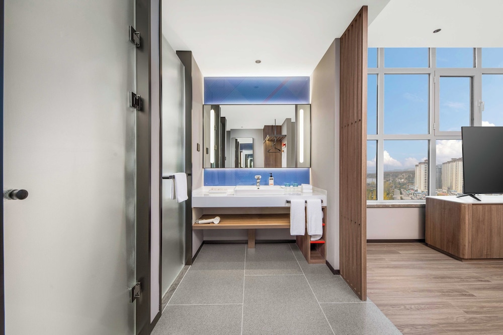 Standard Room, 2 Double Beds (High Floor) photo 2