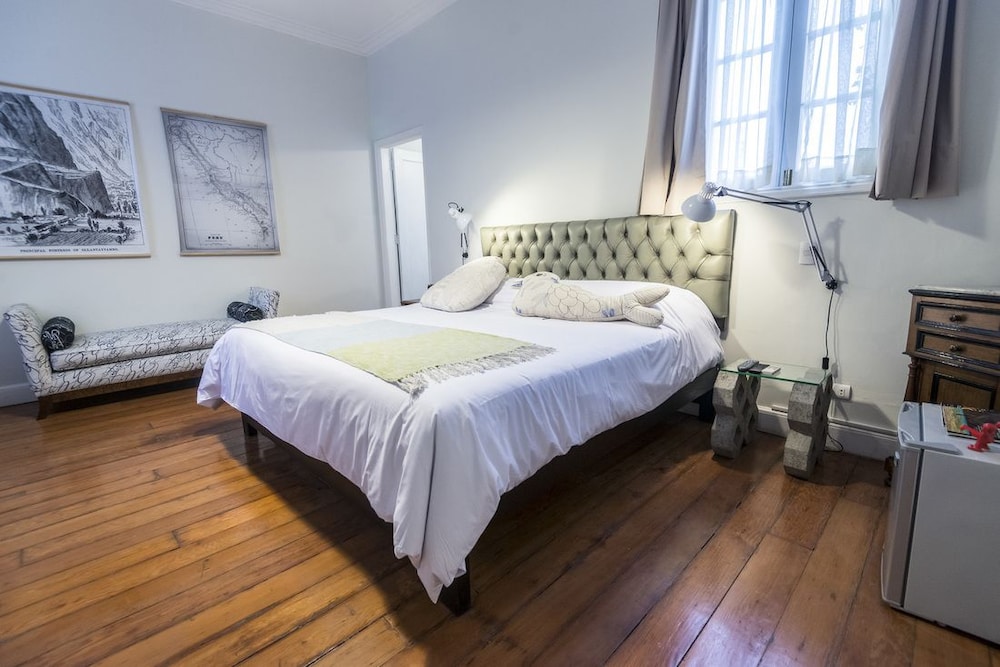 Double Room, 1 King Bed, Bathtub photo 1