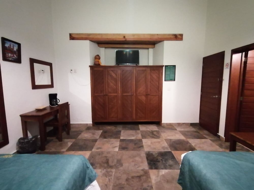 Traditional Quadruple Room, Non Smoking photo 2