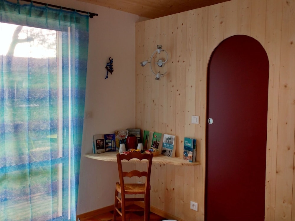 Classic Double Room, Private Bathroom (La Bernique) photo 2