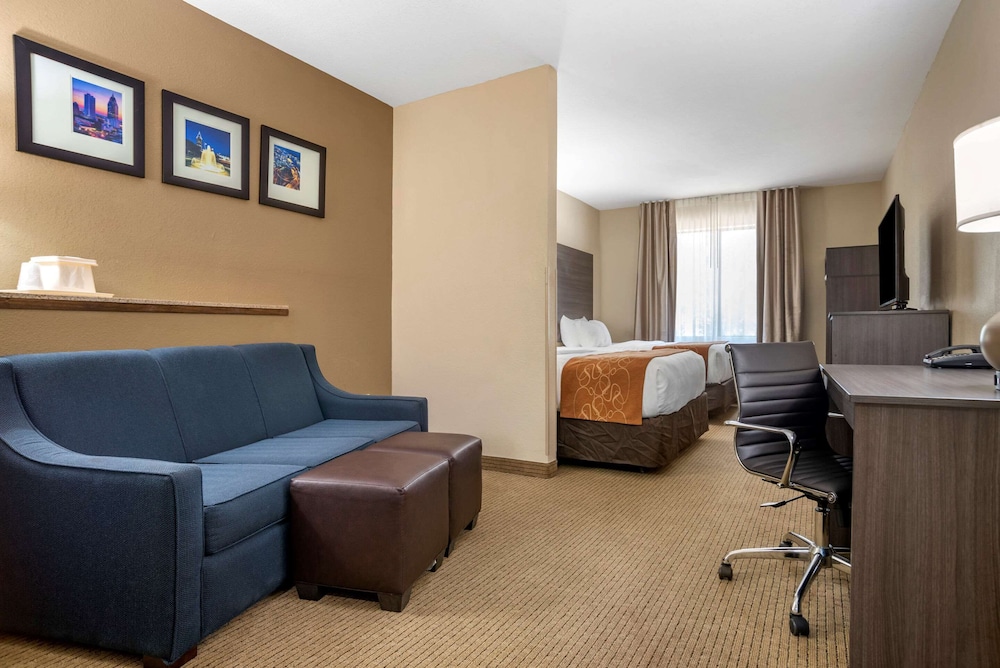 Suite, 2 Double Beds, Accessible, Non Smoking - Photo 1