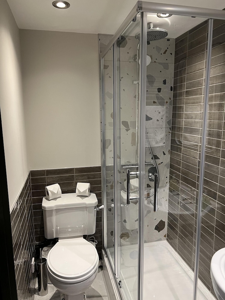 Double Room, Ensuite - Photo 3
