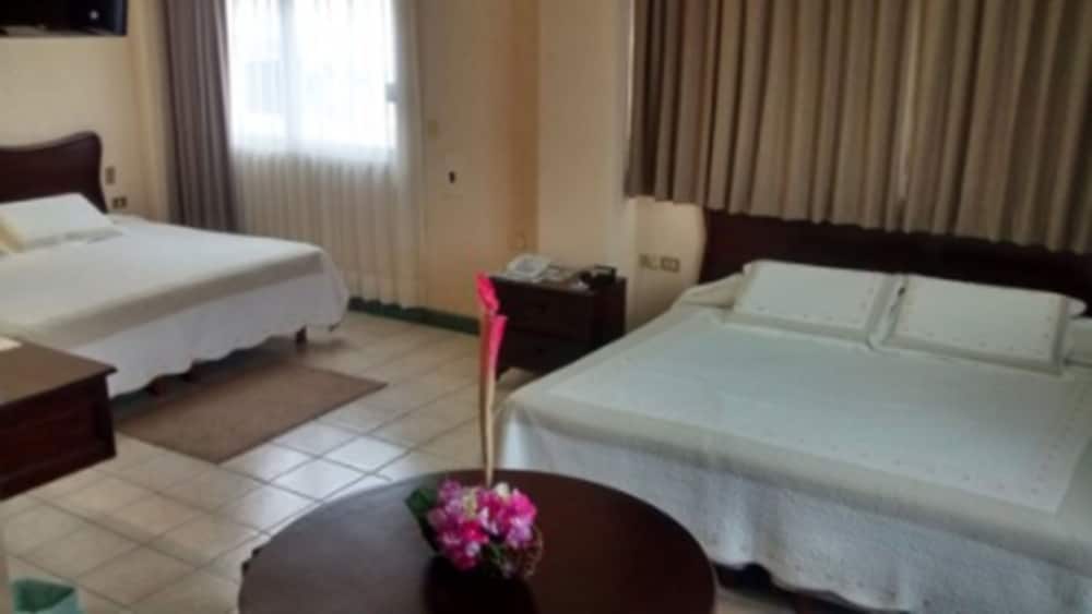 Junior Suite, 2 Double Beds