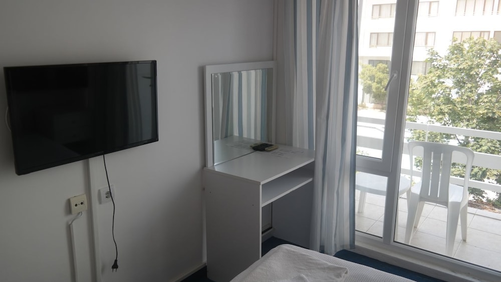 Standard Quadruple Room photo 2