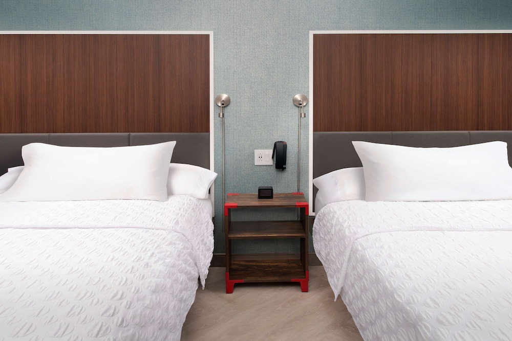 Room, 2 Queen Beds, Non Smoking