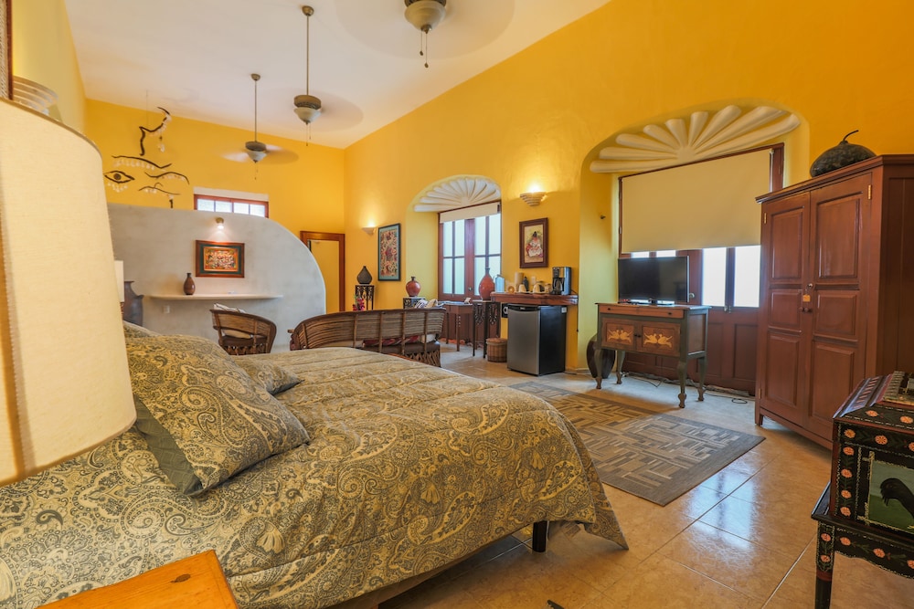 Design Suite, 1 King Bed photo 3