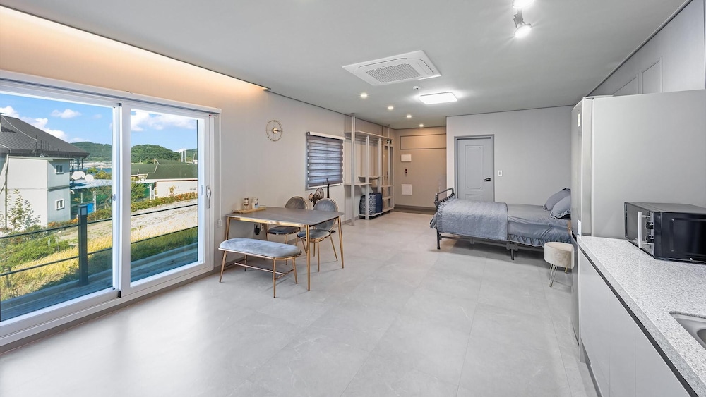 Basic Room, 1 Bedroom (Ddong)