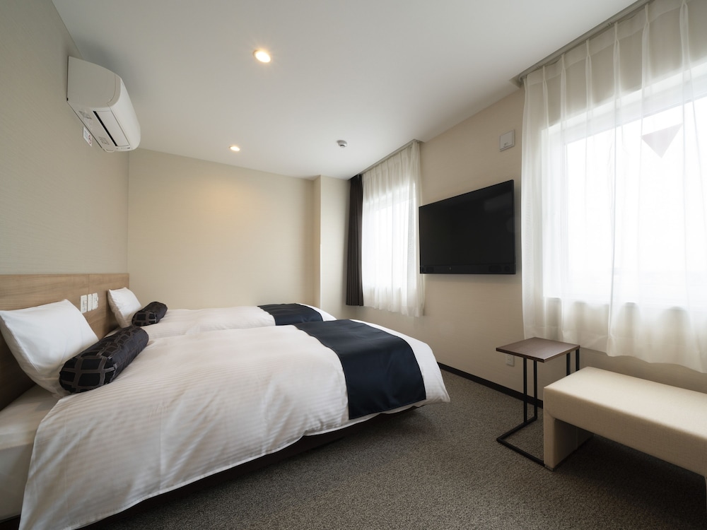 Premium Twin Room, Non Smoking - Photo 2