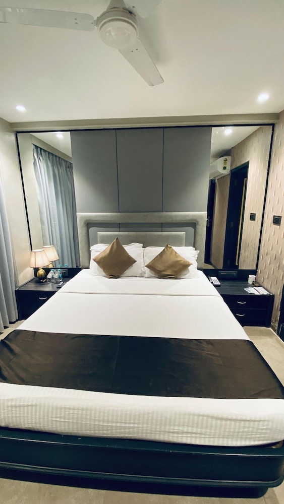 Super Deluxe Room - Photo 4