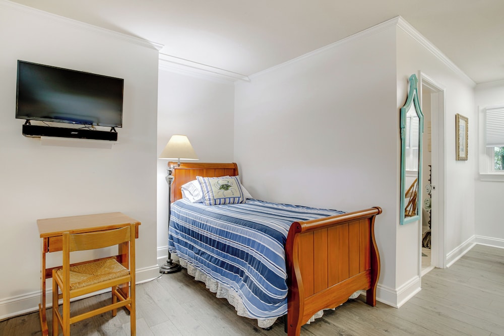 House (4 Bedrooms) photo 2