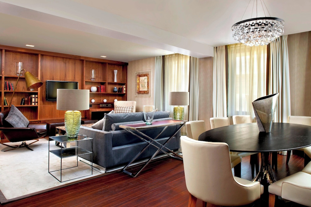 Grand Suite, 2 Bedrooms thumbnail 5