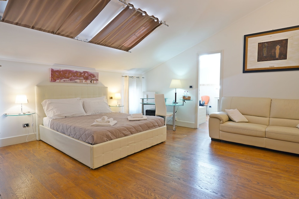 Junior Studio Suite photo 1