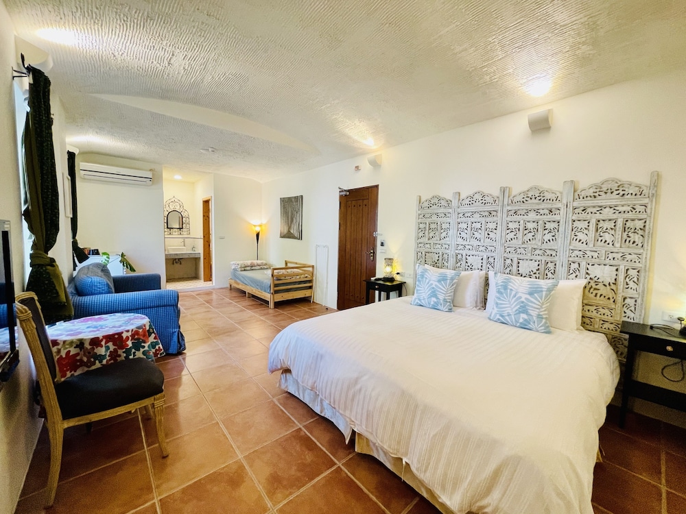 Elite Triple Room, Mountain View photo 1