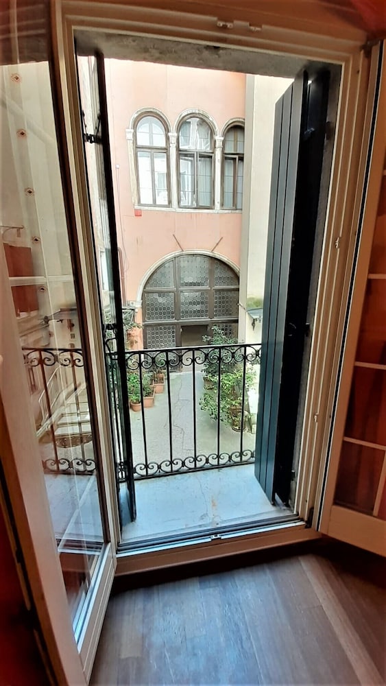 Family Apartment photo 3