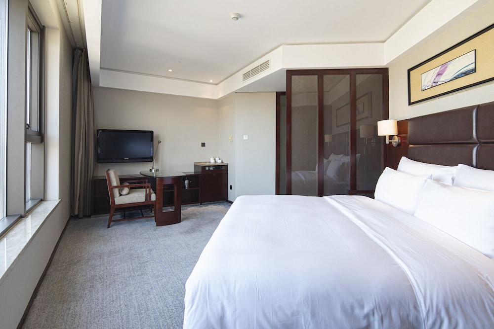 Deluxe Suite, 2 Twin Beds, Non Smoking photo 2