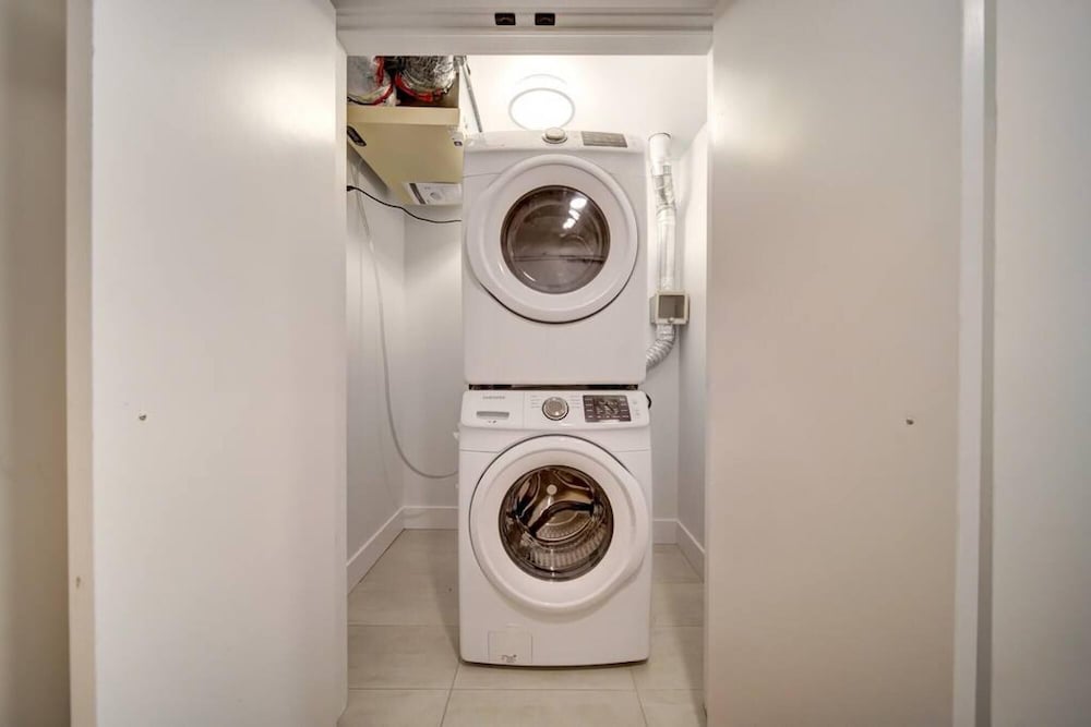 Ocean Bay New Luxury Condo Slps-5 w Prk Coffee AC, Kuva 35