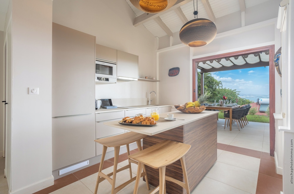 Grand Luxury Villa 2 Bedroom with Private Punch Bowl ¨Bac à Punch¨ photo 2