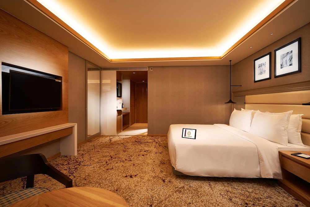 Executive Double Room, 1 Double Bed - Photo 11